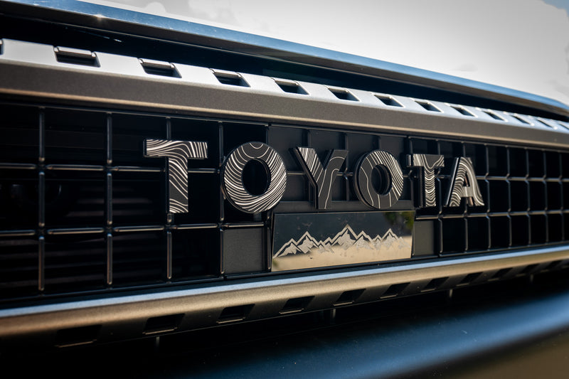 "TOYOTA" Topo Front Grille Emblem Kit - 2024+ Land Cruiser